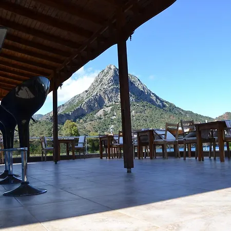 Casa de hóspedes Ada 3*