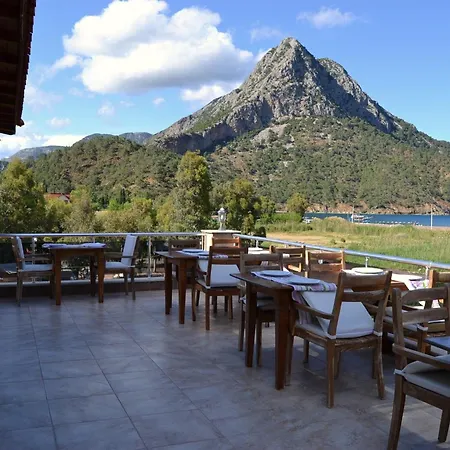 Casa de hóspedes Ada 3*