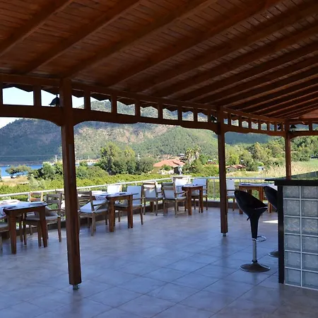 Casa de hóspedes Ada 3*