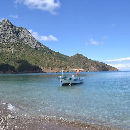 Casa de hóspedes Ada 3*