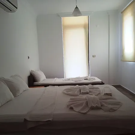 阿德拉桑艾达酒店 招待所 阿德拉桑