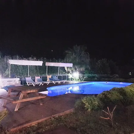 Casa de hóspedes Ada 3*