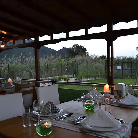 Casa de hóspedes Ada 3*